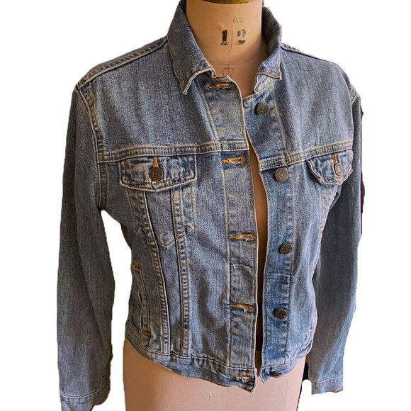 Vintage Levi's Strauss Trucker light wash denim jacket - Picture 7 of 10